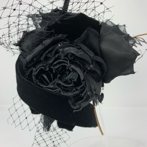 NWT Philip Treacy Black Floral Fascinator - Picture 6 of 8